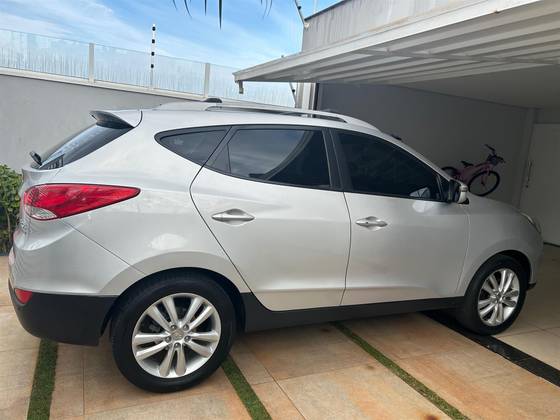 HYUNDAI IX35 2.0 MPI 4X2 16V FLEX 4P MANUAL HYUNDAI IX35 2.0 MPI 4X2 16V FLEX 4P MANUAL
